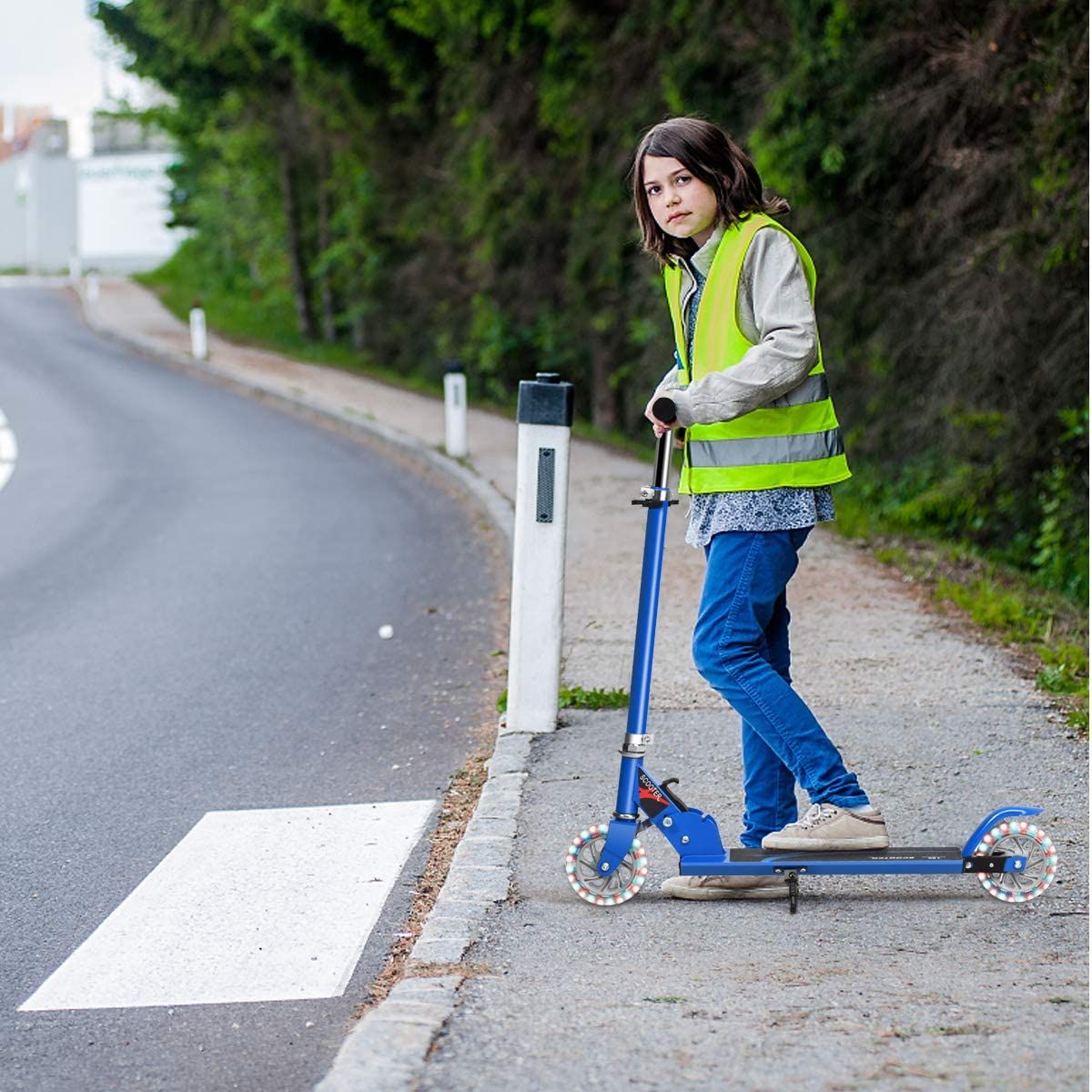 Trottinette Enfant Pliable avec Lumières LED - Hauteur Réglable et Design Coloré pour des Balades Amusantes en Toute Sécurité